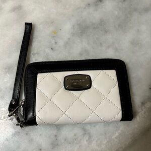 Michael Kors - White/Black - Quilted Leather Wristlet Wallet